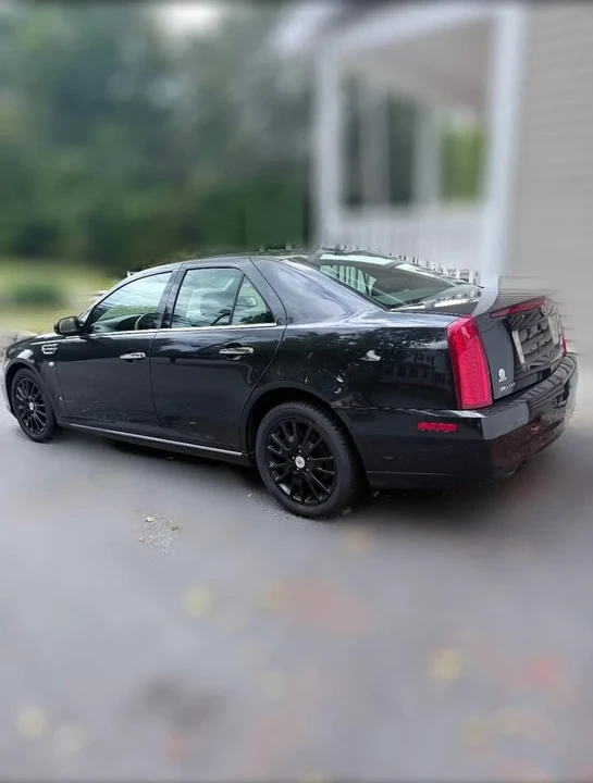 2009 Cadillac STS-V - Image 4 of 8