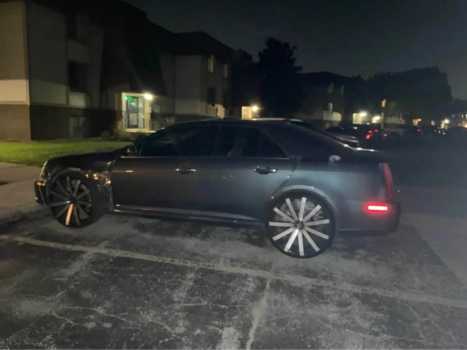 2009 Cadillac STS-V - Image 4 of 8
