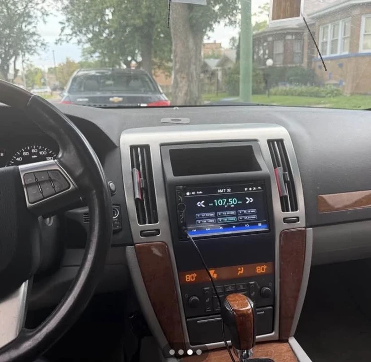 2009 Cadillac STS-V - Image 7 of 8
