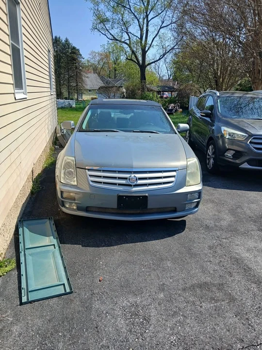 2009 Cadillac STS-V - Image 2 of 6