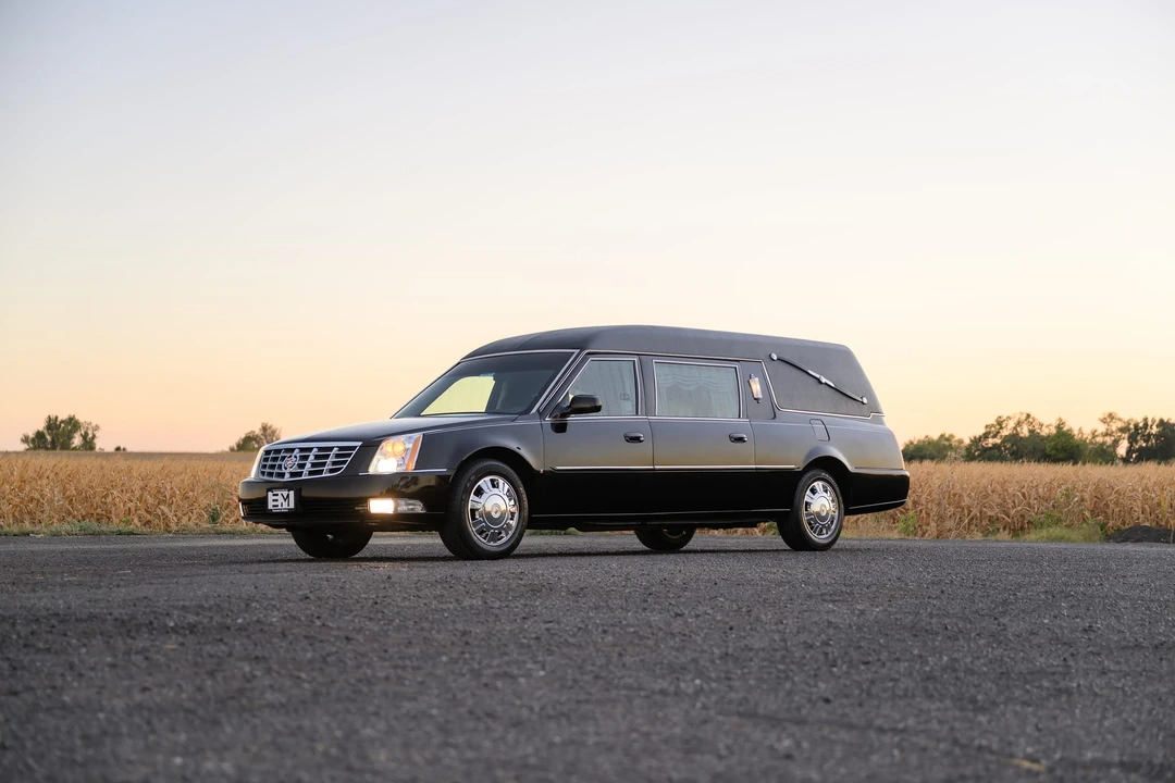 2009 Cadillac DTS - Image 2 of 31