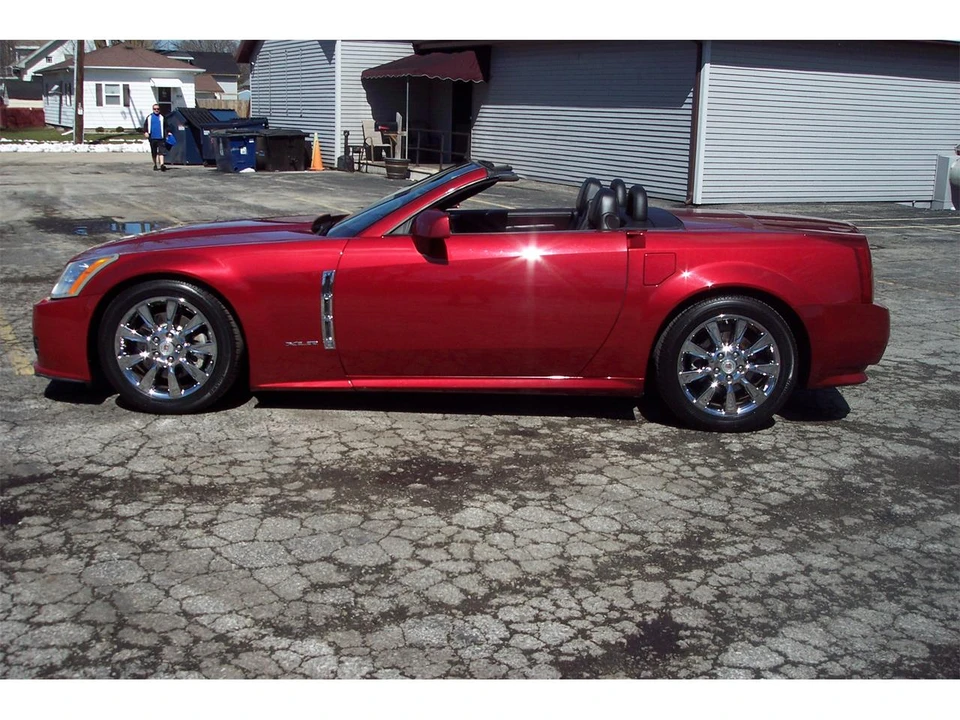 2009 Cadillac XLR - Image 2 of 24
