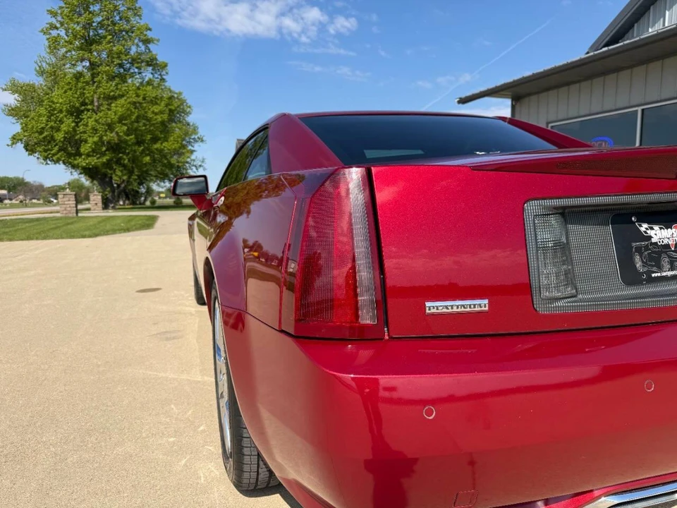 2009 Cadillac XLR - Image 13 of 31