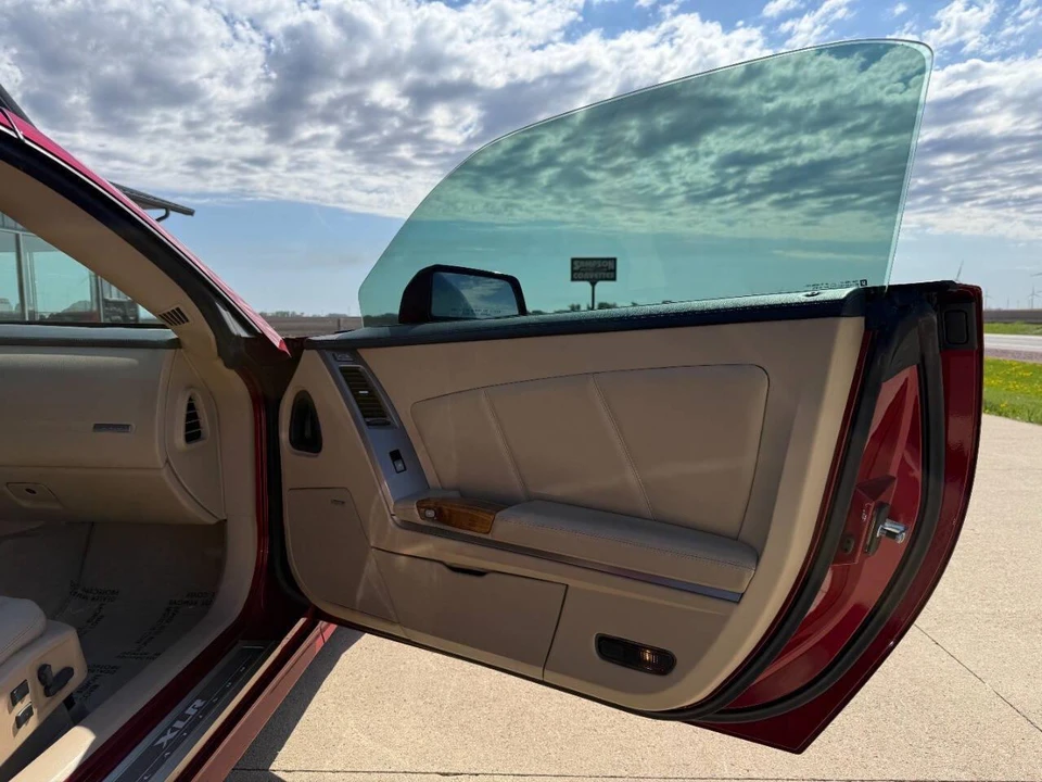 2009 Cadillac XLR - Image 24 of 31