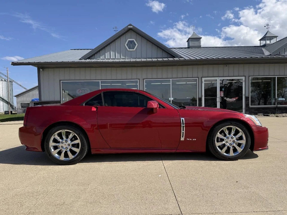 2009 Cadillac XLR - Image 10 of 31
