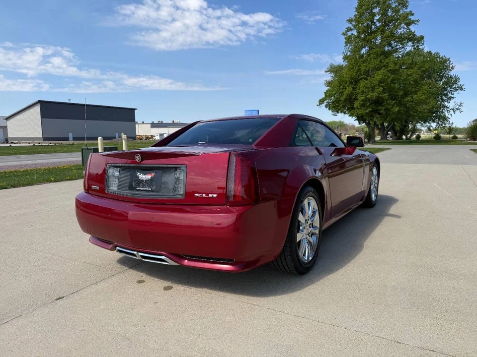 2009 Cadillac XLR - Image 4 of 31