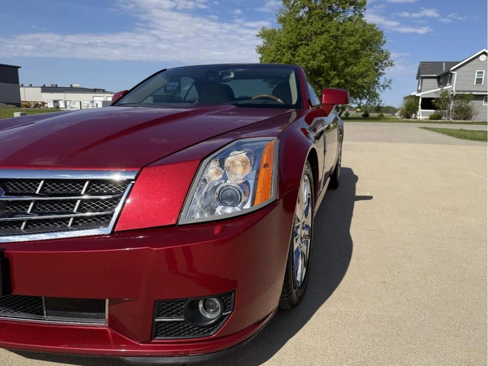 2009 Cadillac XLR - Image 11 of 31