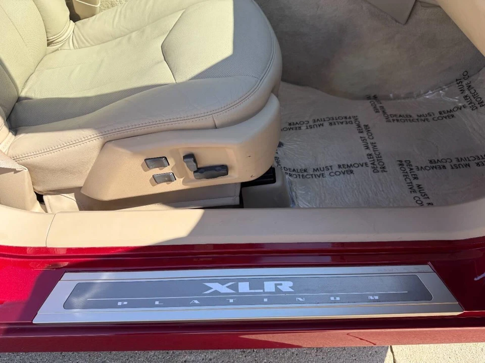 2009 Cadillac XLR - Image 28 of 31