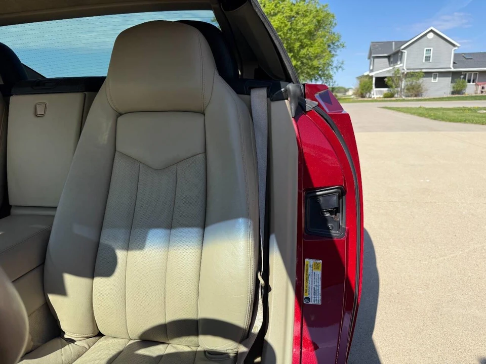 2009 Cadillac XLR - Image 29 of 31