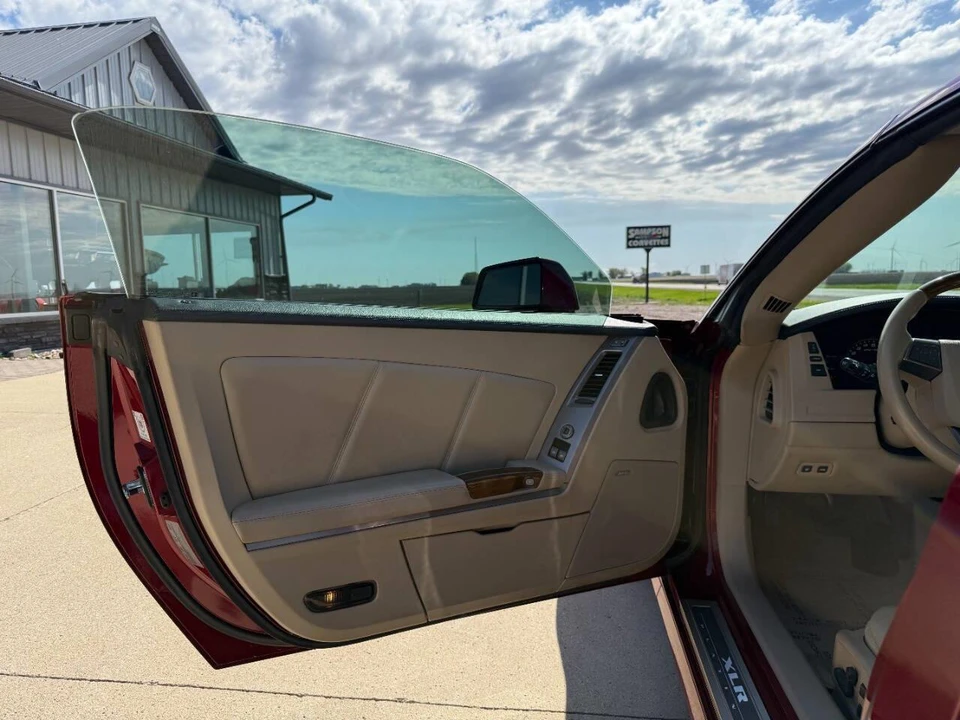 2009 Cadillac XLR - Image 23 of 31