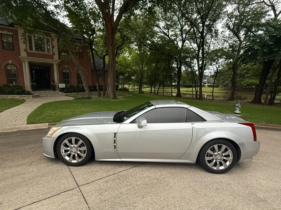 2009 Cadillac XLR - Image 2 of 17
