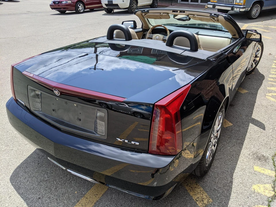 2009 Cadillac XLR - Image 31 of 31