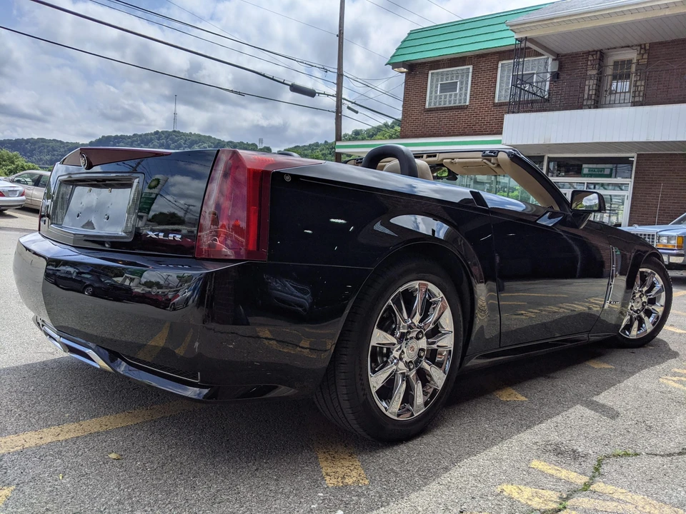 2009 Cadillac XLR - Image 30 of 31