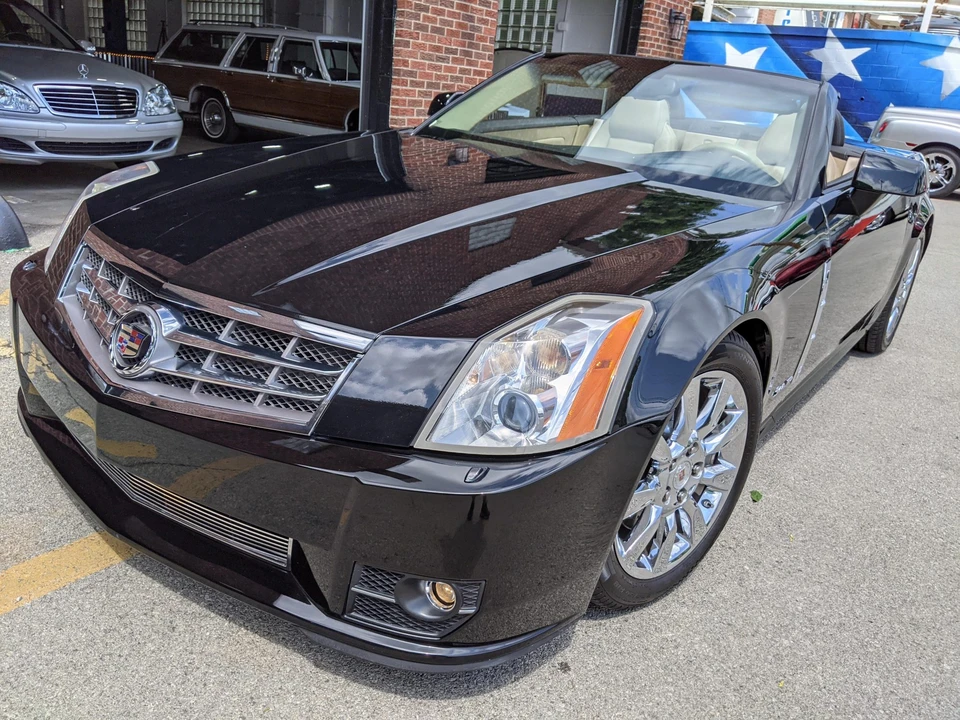 2009 Cadillac XLR - Image 6 of 31