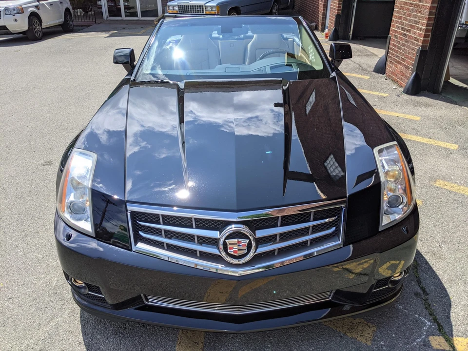 2009 Cadillac XLR - Image 16 of 31