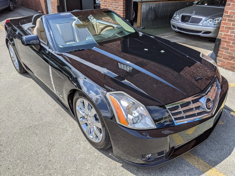 2009 Cadillac XLR - Image 19 of 31