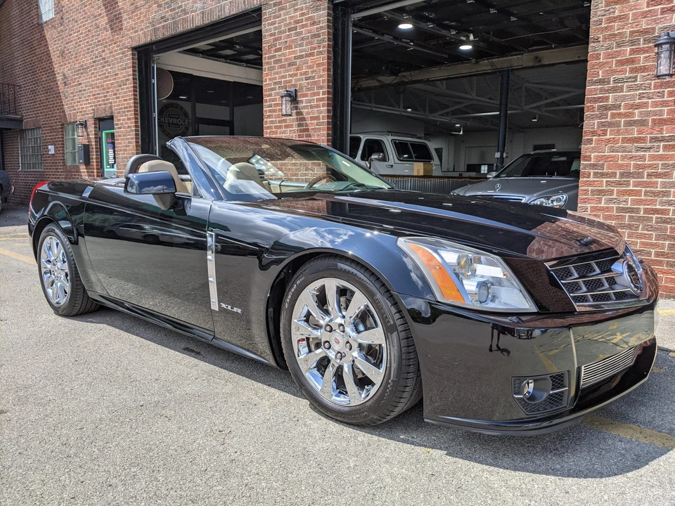 2009 Cadillac XLR - Image 23 of 31