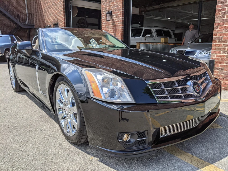 2009 Cadillac XLR - Image 20 of 31