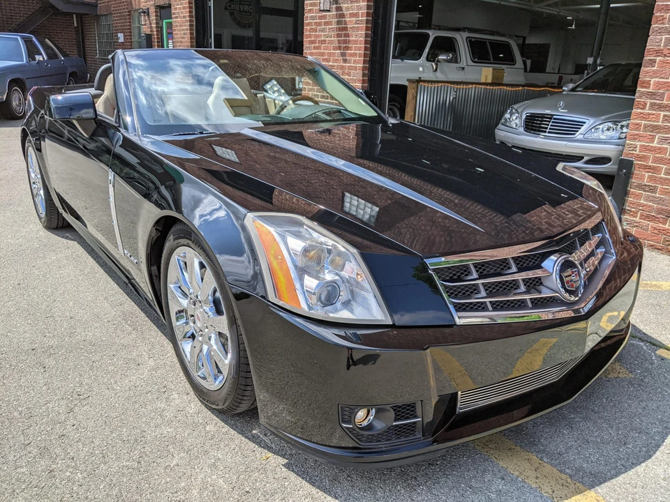 2009 Cadillac XLR - Image 21 of 31