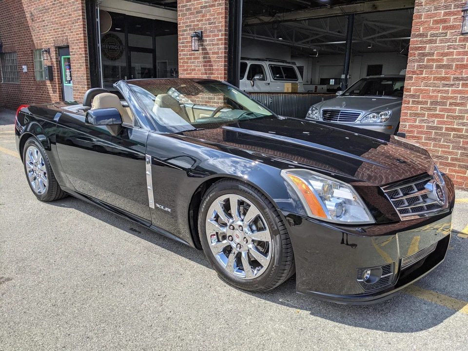 2009 Cadillac XLR - Image 22 of 31