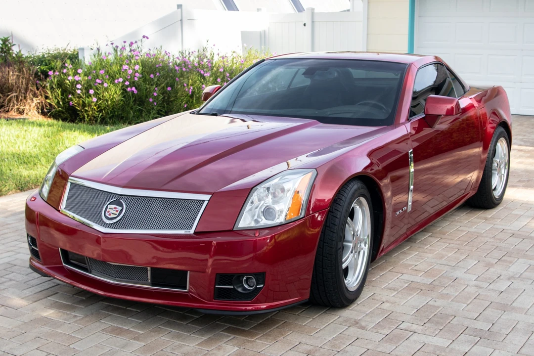 2009 Cadillac XLR - Image 11 of 31