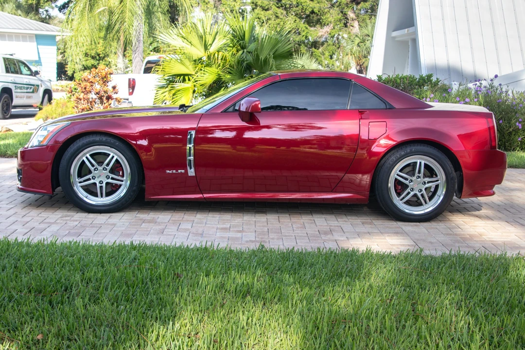 2009 Cadillac XLR - Image 12 of 31