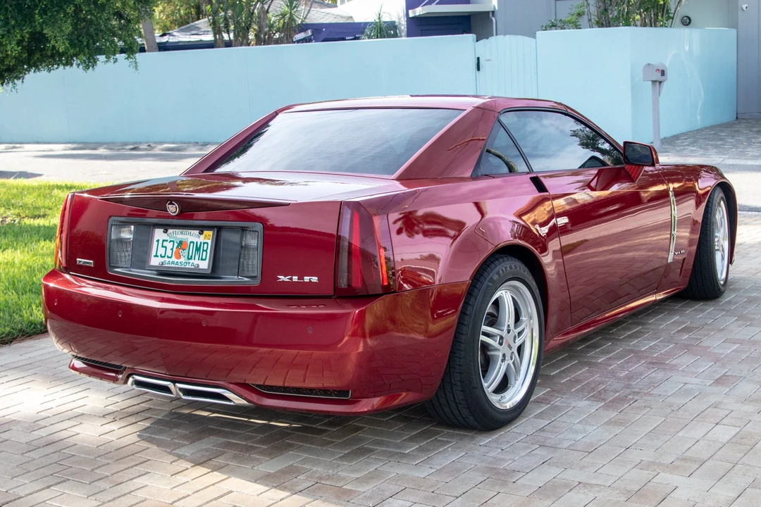 2009 Cadillac XLR - Image 15 of 31