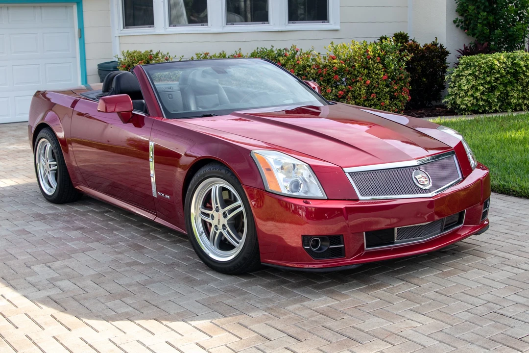 2009 Cadillac XLR - Image 8 of 31