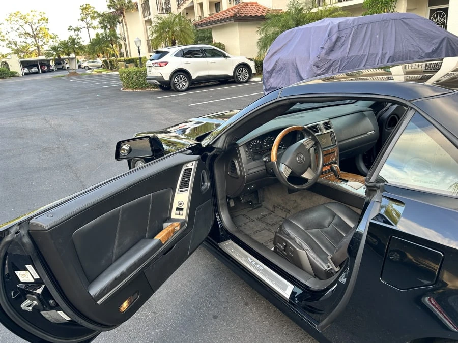 2009 Cadillac XLR - Image 11 of 14