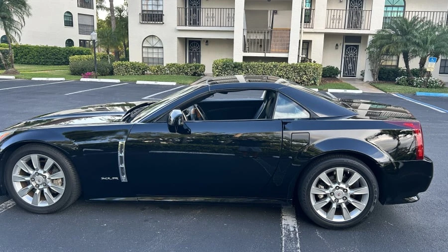 2009 Cadillac XLR - Image 6 of 14