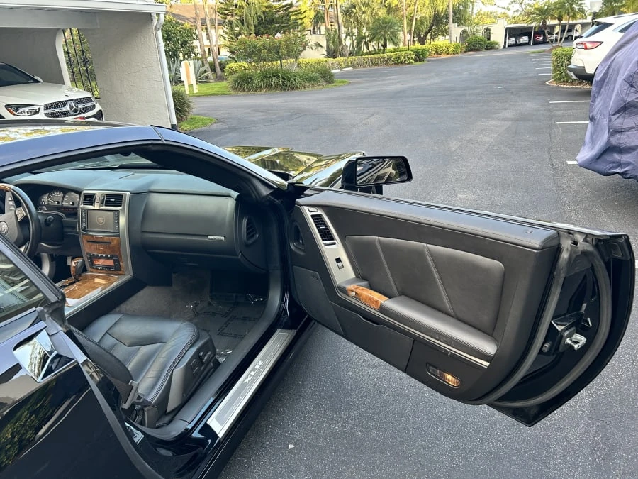 2009 Cadillac XLR - Image 10 of 14