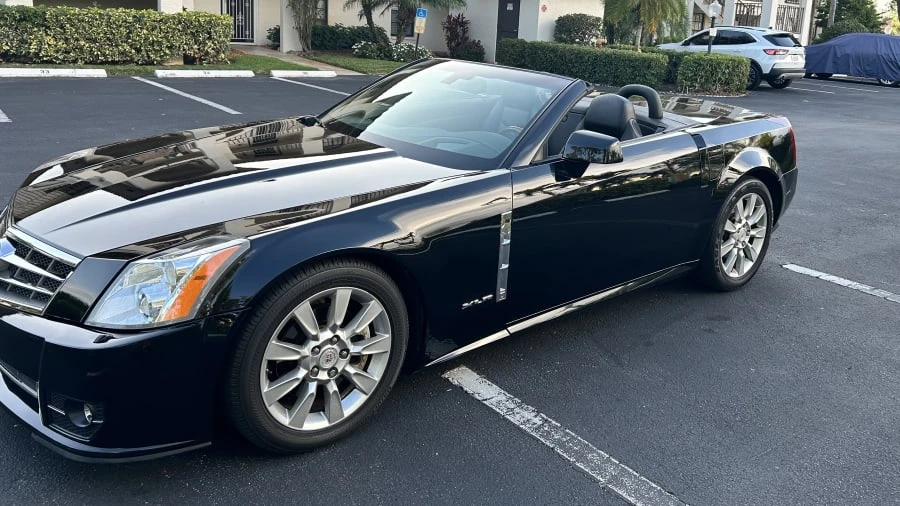2009 Cadillac XLR - Image 2 of 14