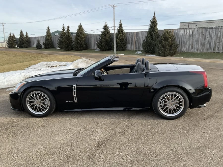 2009 Cadillac XLR - Image 2 of 14