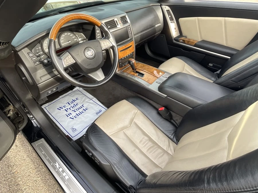 2009 Cadillac XLR - Image 8 of 14