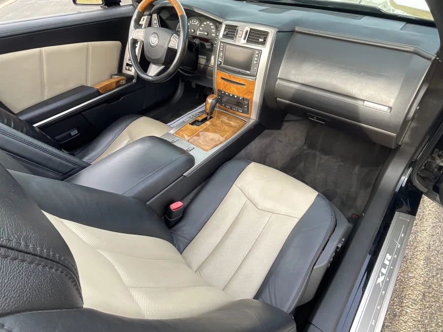 2009 Cadillac XLR - Image 9 of 14