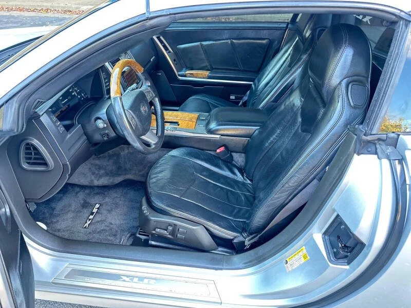 2009 Cadillac XLR - Image 10 of 16