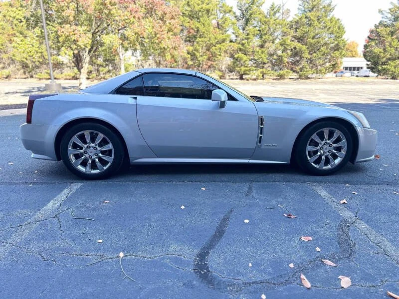 2009 Cadillac XLR - Image 9 of 16