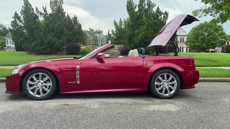 2009 Cadillac XLR - Image 2 of 4