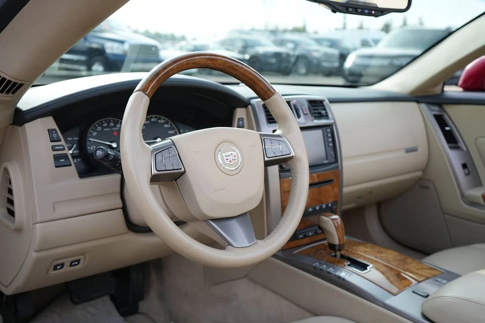 2009 Cadillac XLR - Image 3 of 4