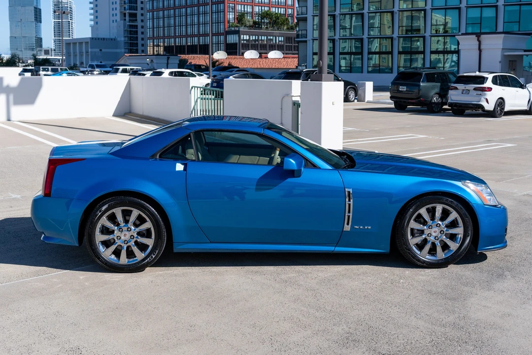 2009 Cadillac XLR - Image 21 of 31