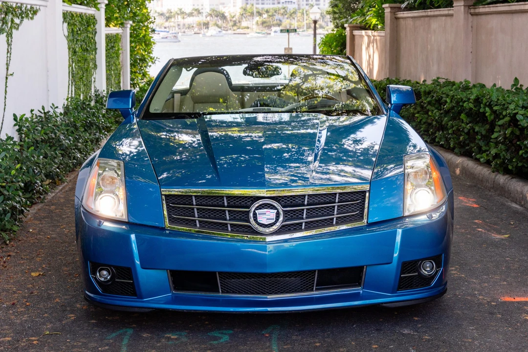2009 Cadillac XLR - Image 4 of 31