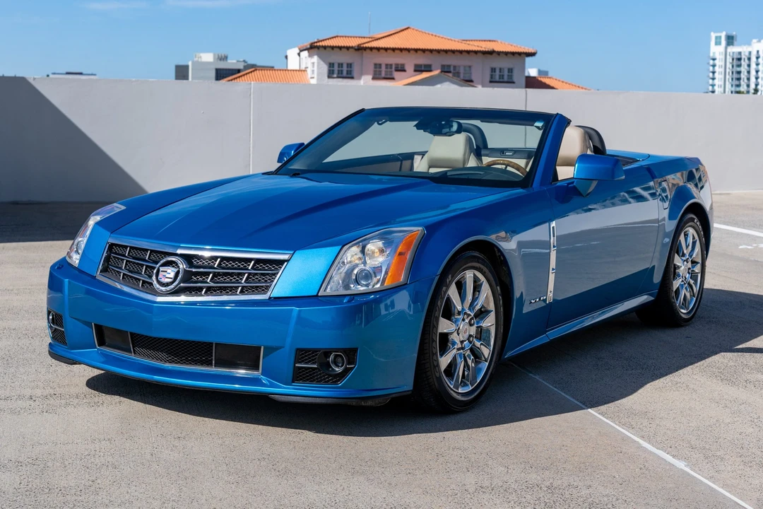 2009 Cadillac XLR - Image 5 of 31