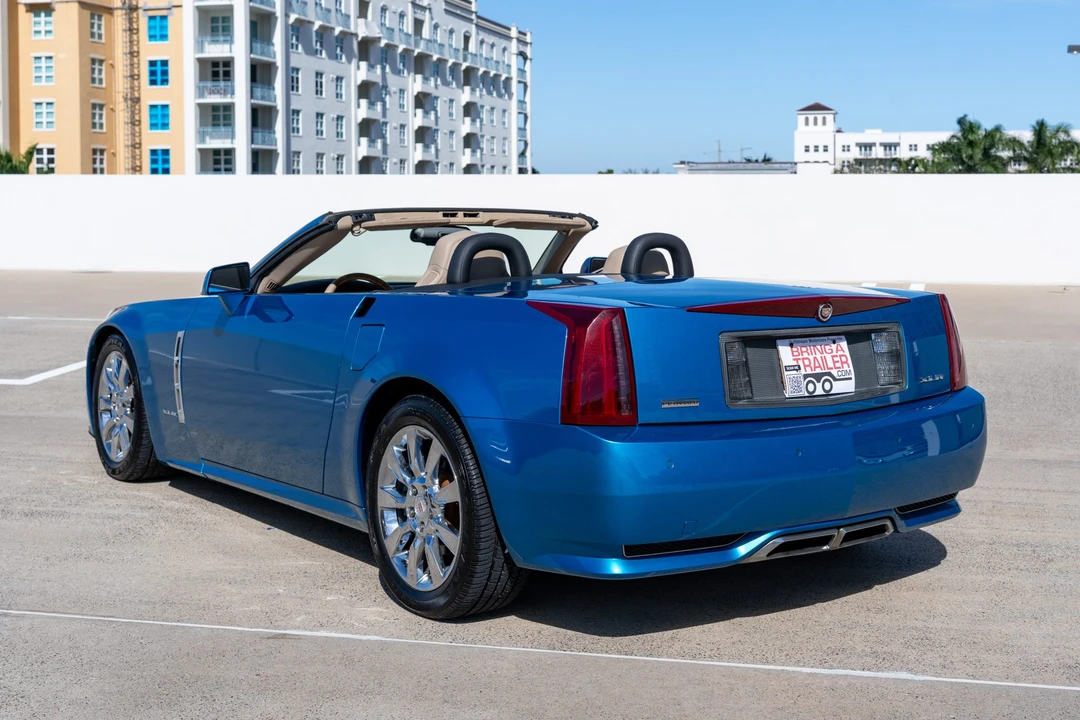 2009 Cadillac XLR - Image 7 of 31