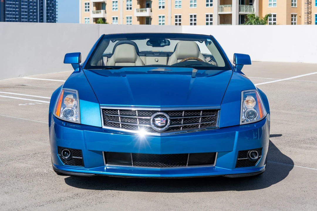 2009 Cadillac XLR - Image 3 of 31