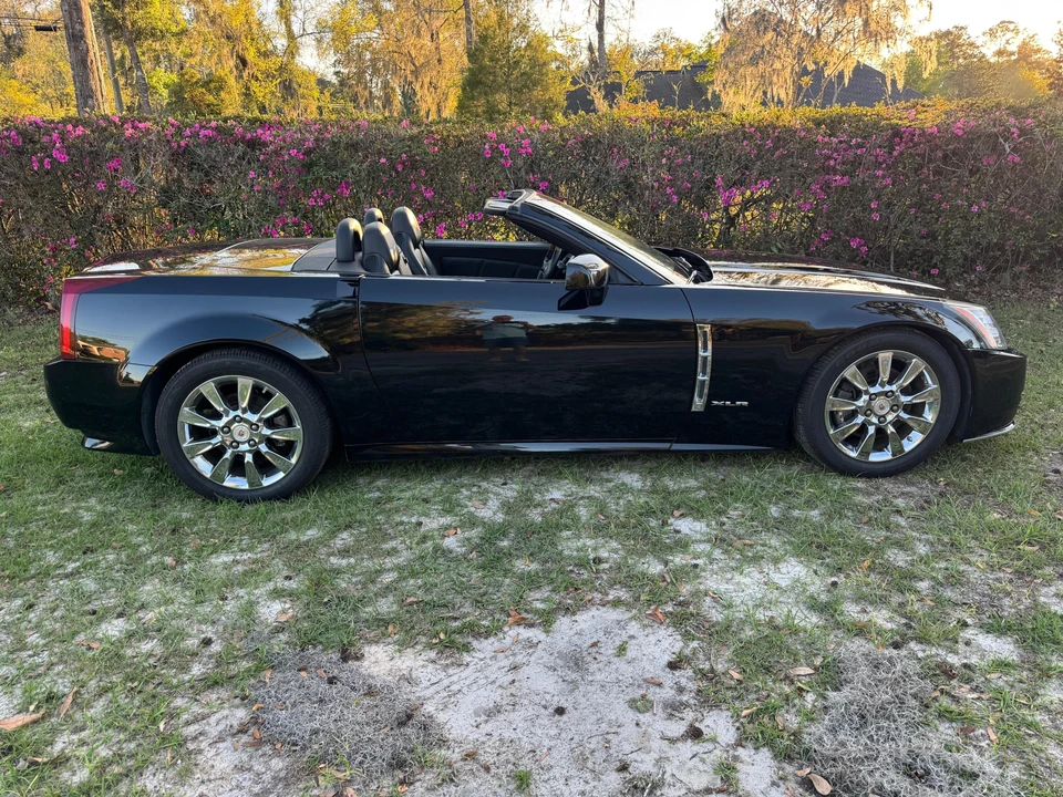 2009 Cadillac XLR - Image 11 of 31