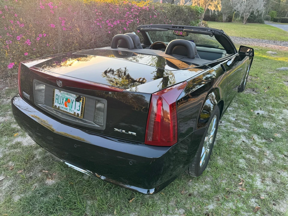 2009 Cadillac XLR - Image 10 of 31
