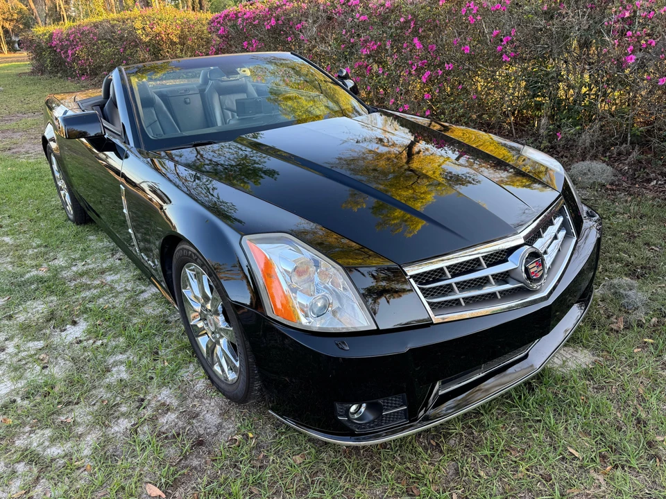 2009 Cadillac XLR - Image 12 of 31