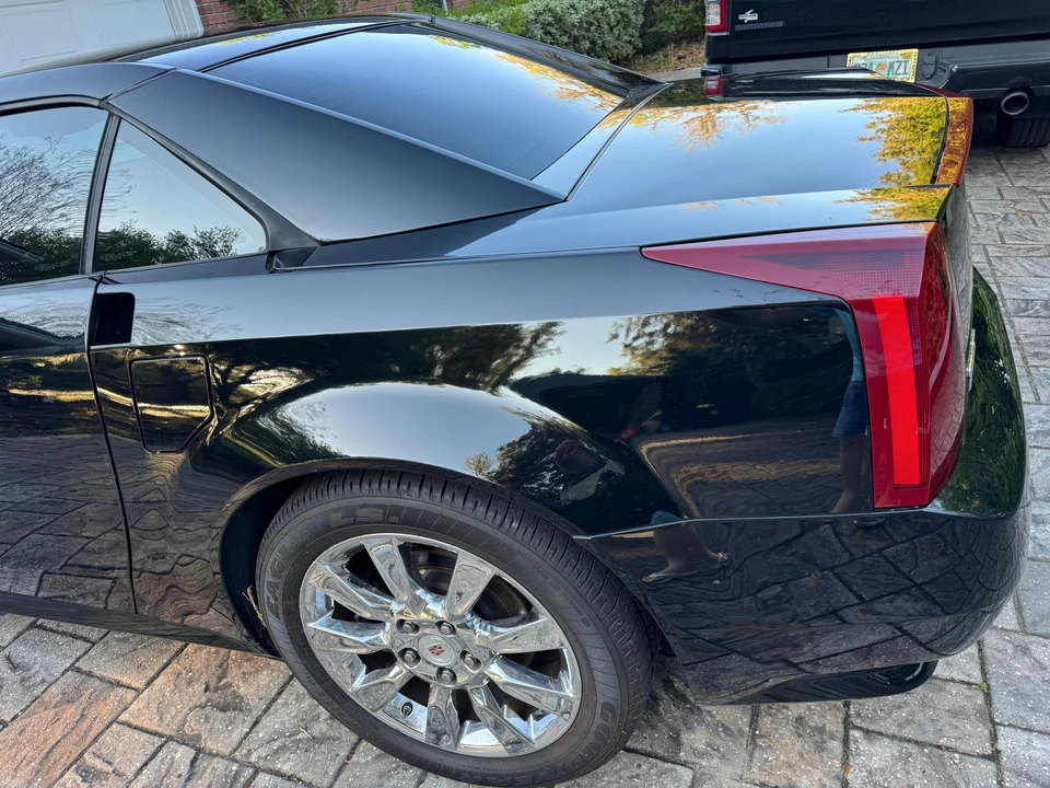 2009 Cadillac XLR - Image 25 of 31