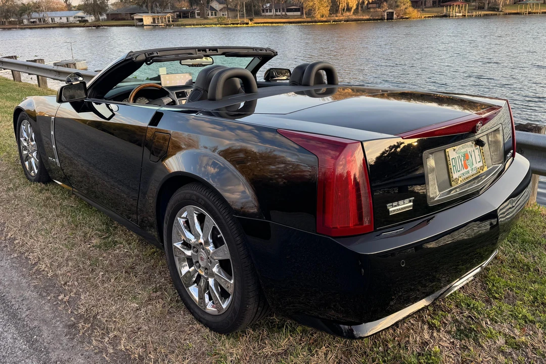2009 Cadillac XLR - Image 4 of 31