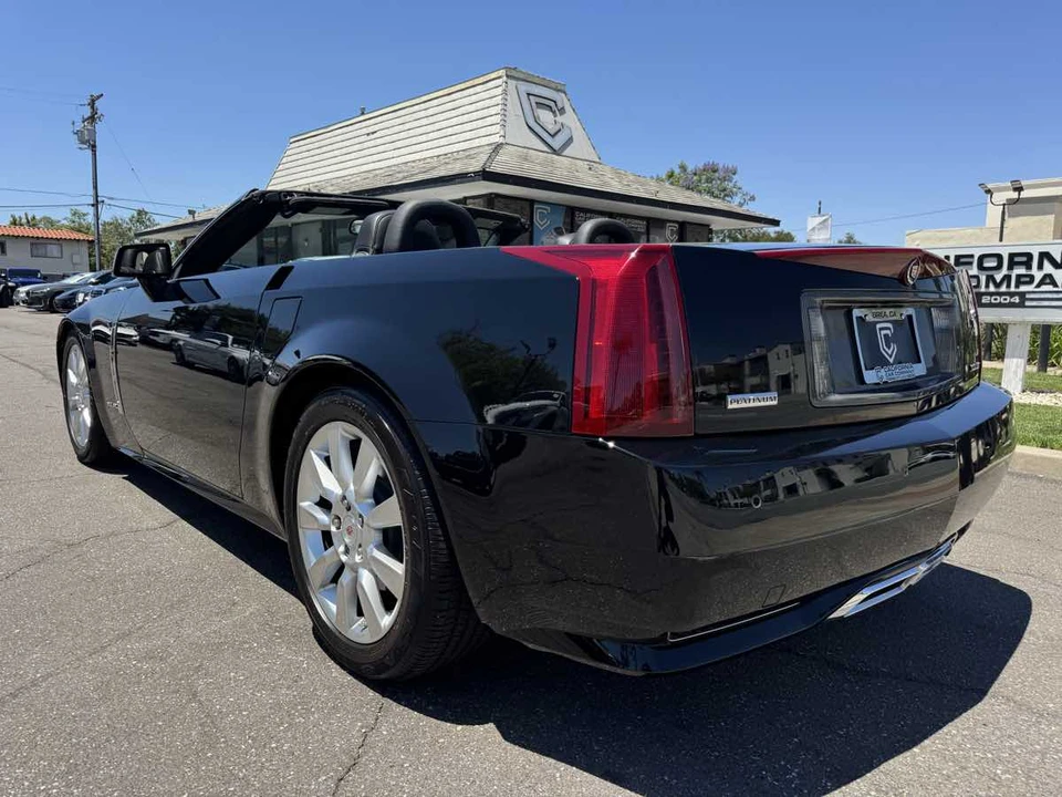 2009 Cadillac XLR - Image 8 of 31